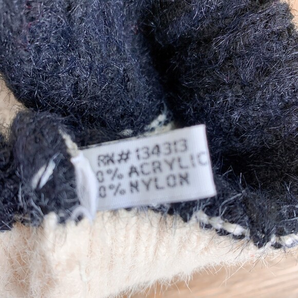 Pom Pom Beanie eyelash knit black gray white stripe - Picture 3 of 5